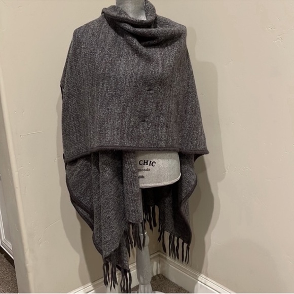 Kenzie Gray heathered knit wrap OS - Picture 2 of 5